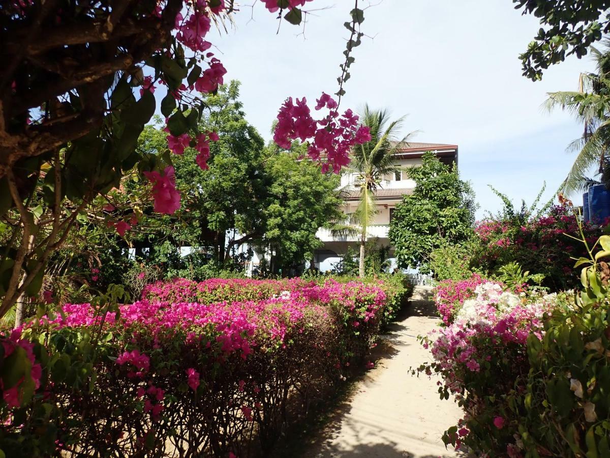 Nost Cottages Lapu-Lapu City Buitenkant foto